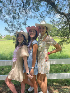 Meet your Posher, Caroline